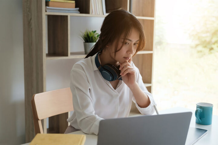 woman at laptop